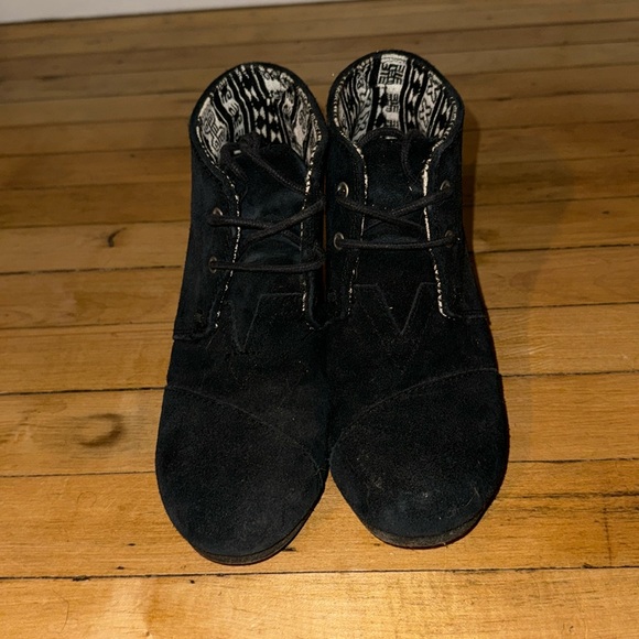 Black TOMS Wedge Booties - Picture 2 of 4